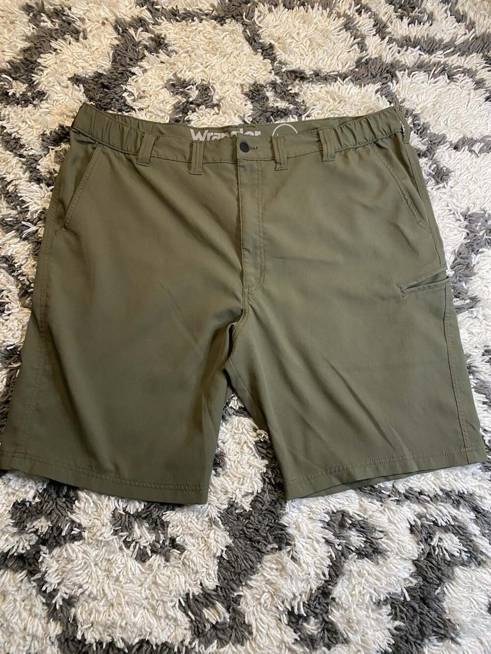 Wrangler Green Chino Shorts Men's Flat Front Zip Pocket Button Closure sz 44